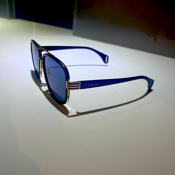 Gucci Aviators. - Picture 2 of 4